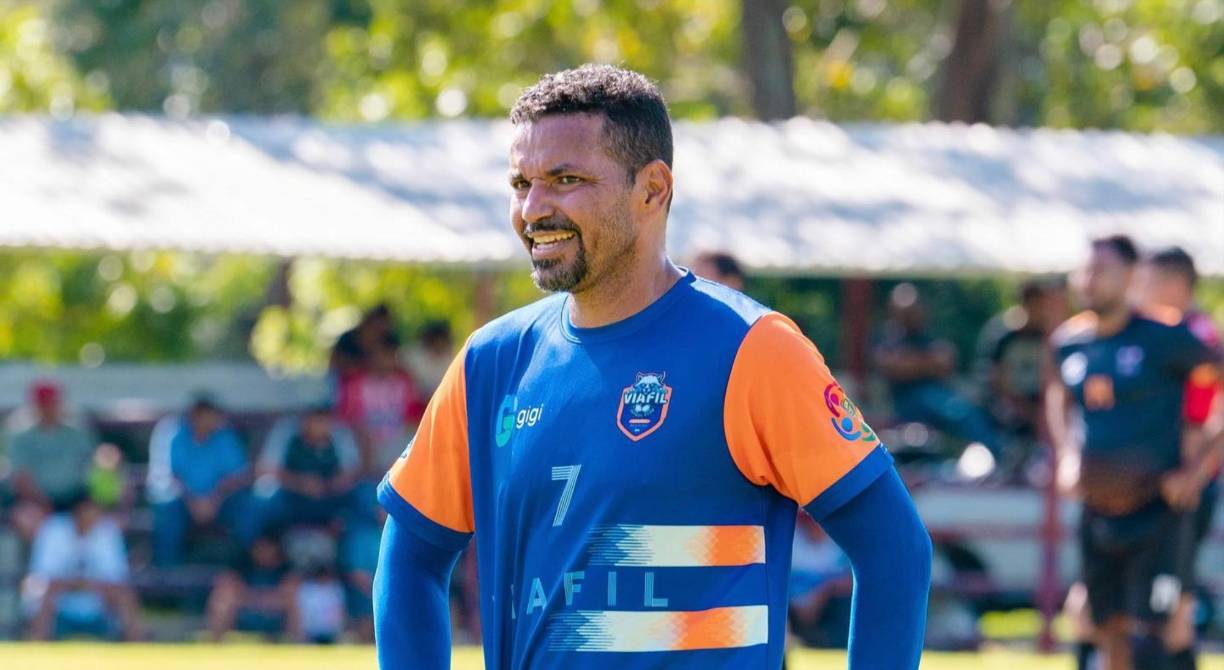 Muchos ex futbolistas de la primera división del fútbol de Honduras ahora lo hacen en la Liga de Veteranos y se han juntado para militar en un mismo equipo. La mayoría se mantiene bien físicamente aunque algunos lucen con algunas libras de más. 