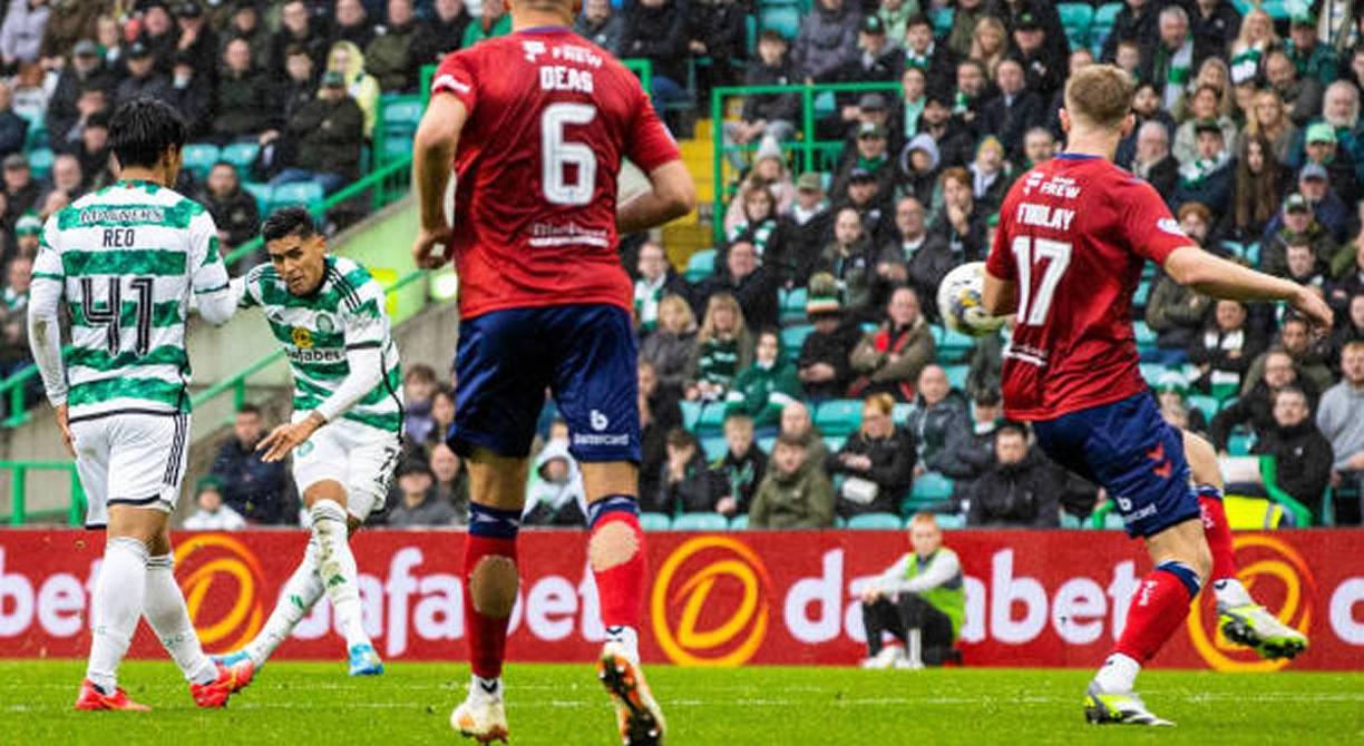 La secuencia del golazo de Luis Palma ante el Kilmarnock. El hondureño le pegó desde afuera del área y la clavó en el fondo de la portería rival.