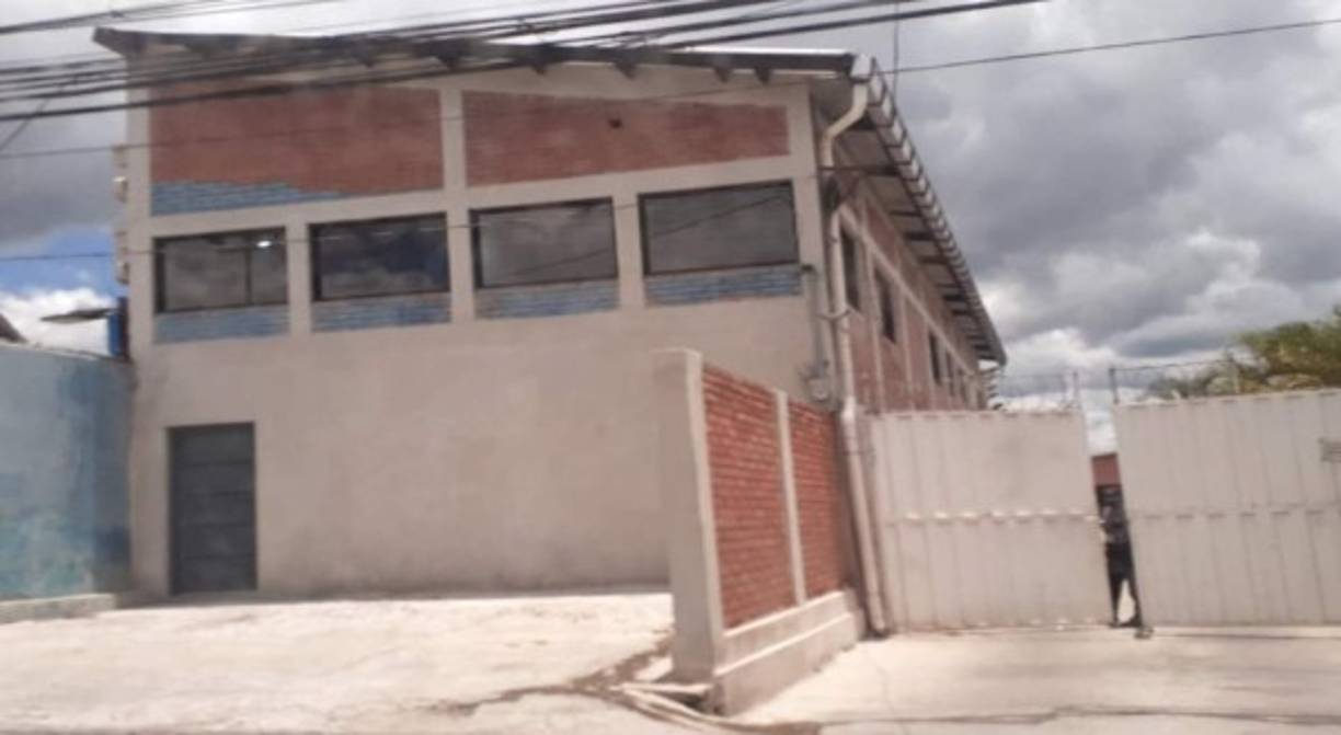 También aseguraron la Sociedad Mercantil Desarrollos, Construcciones y Equipos S.A. (DECOESA). Las instalaciones operan entre las colonias Kennedy y Bernardo Dazzi.