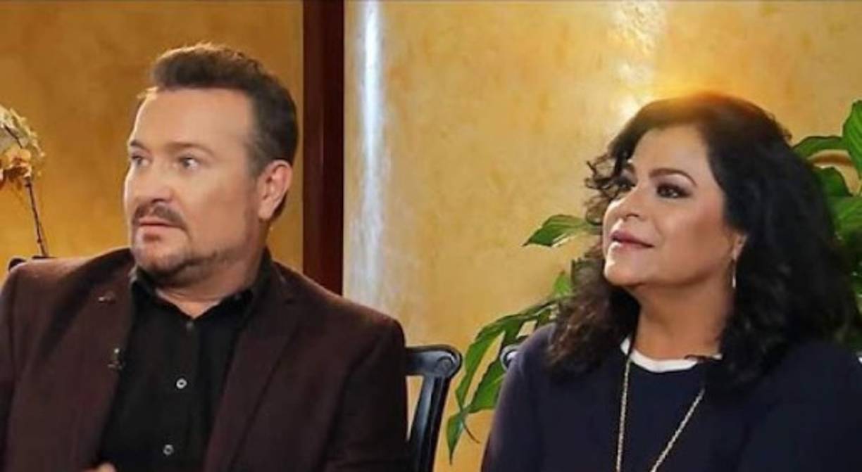 'El gran amor ya lo conocimos y ahora es una gran pasión, después de tantos años de tener esa pasión, imagínate. Es increíble', dijo Peniche muy orgulloso en una entrevista para Despierta América.