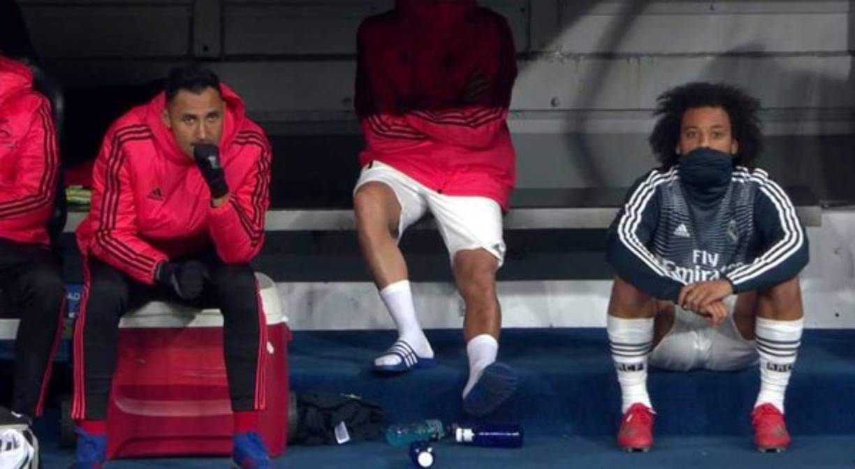 Keylor Navas y Marcelo estaban destrozados en el banquillo. Al parecer ambos jugadores no seguirán en el Real Madrid en la próxima campaña.