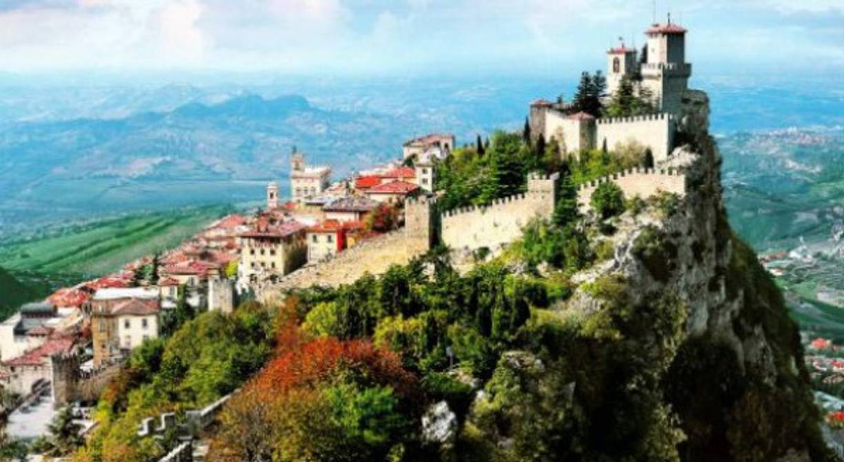 SAN MARINO. Es el estado más antiguo del mundo, fundado a principios del siglo IV y tiene una superficie de 62 kilómetros cuadrados.