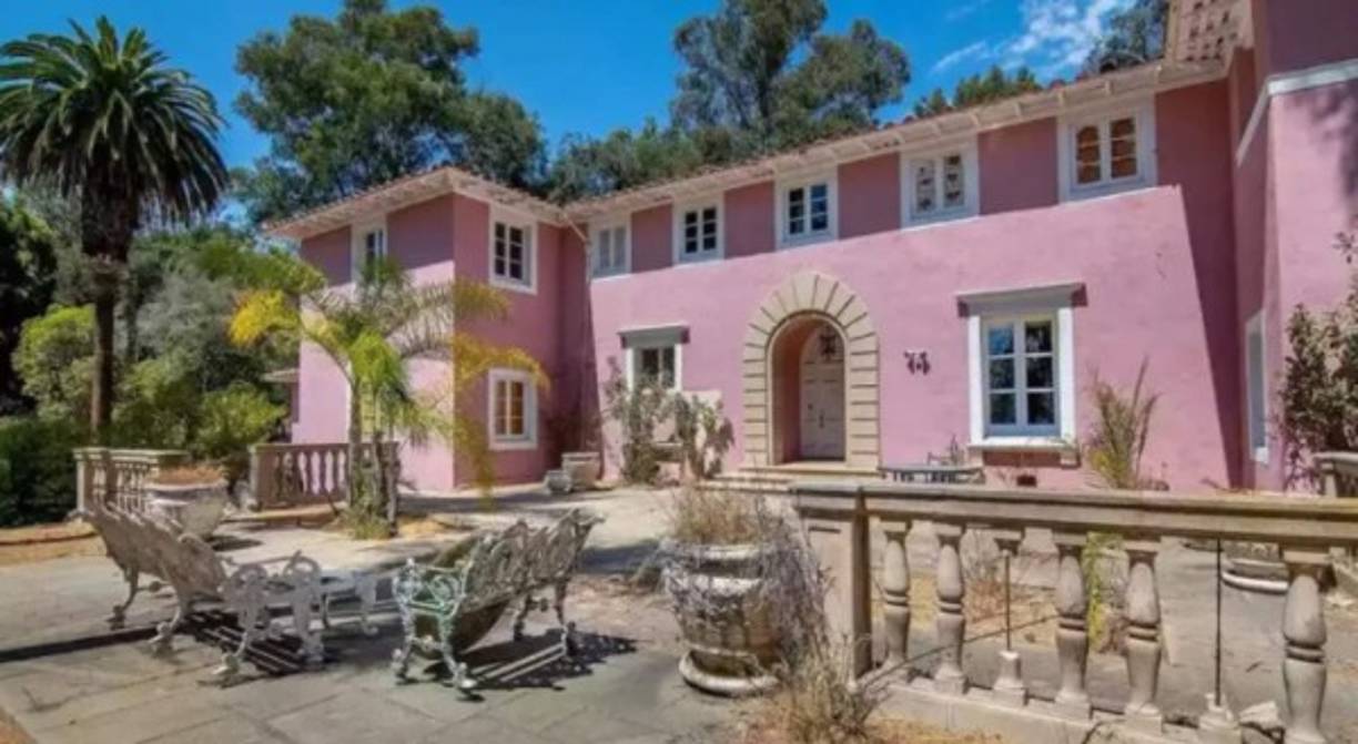 La propiedad debe ser renovada por completo en el interior por su nuevo dueño.