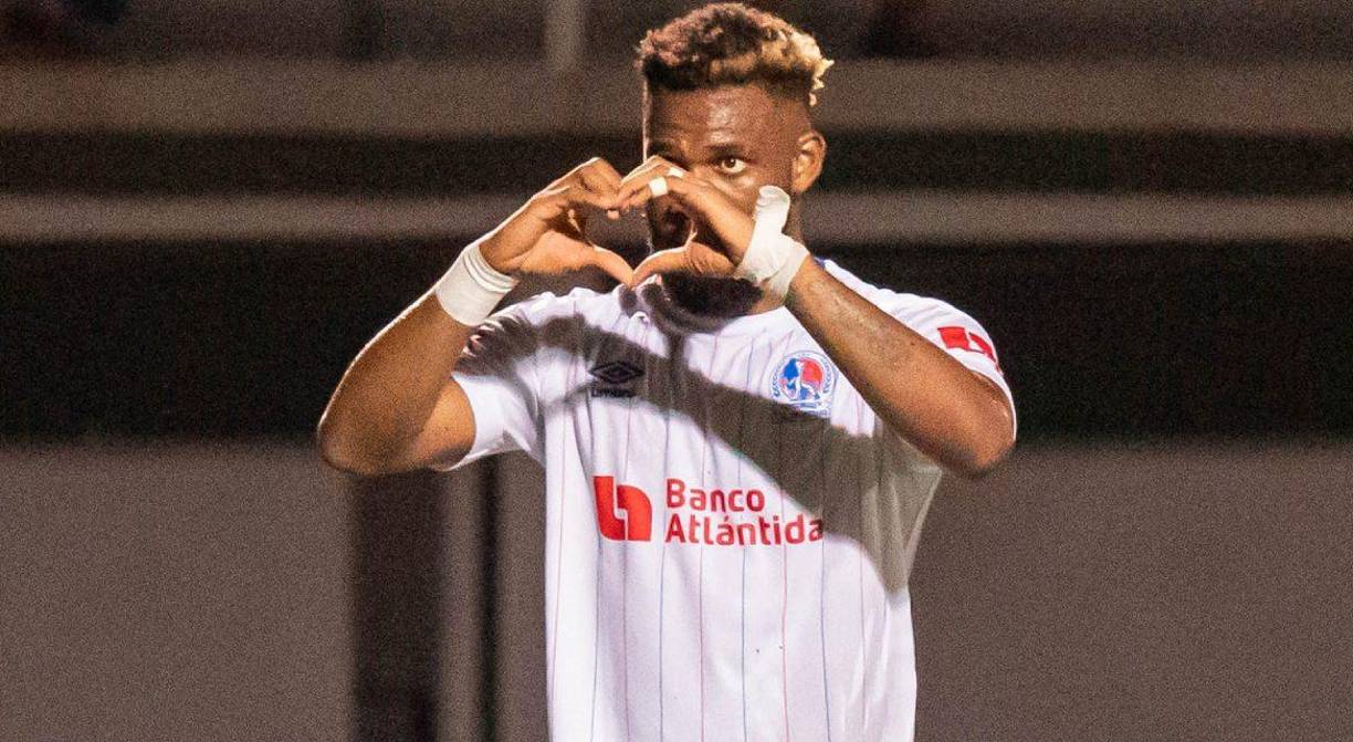 “Hay un capricho y empecinamientos de Troglio para jugar con Benguché como centrodelantero cuando era la tercera opción del equipo”, indicó Orlando Ponce.