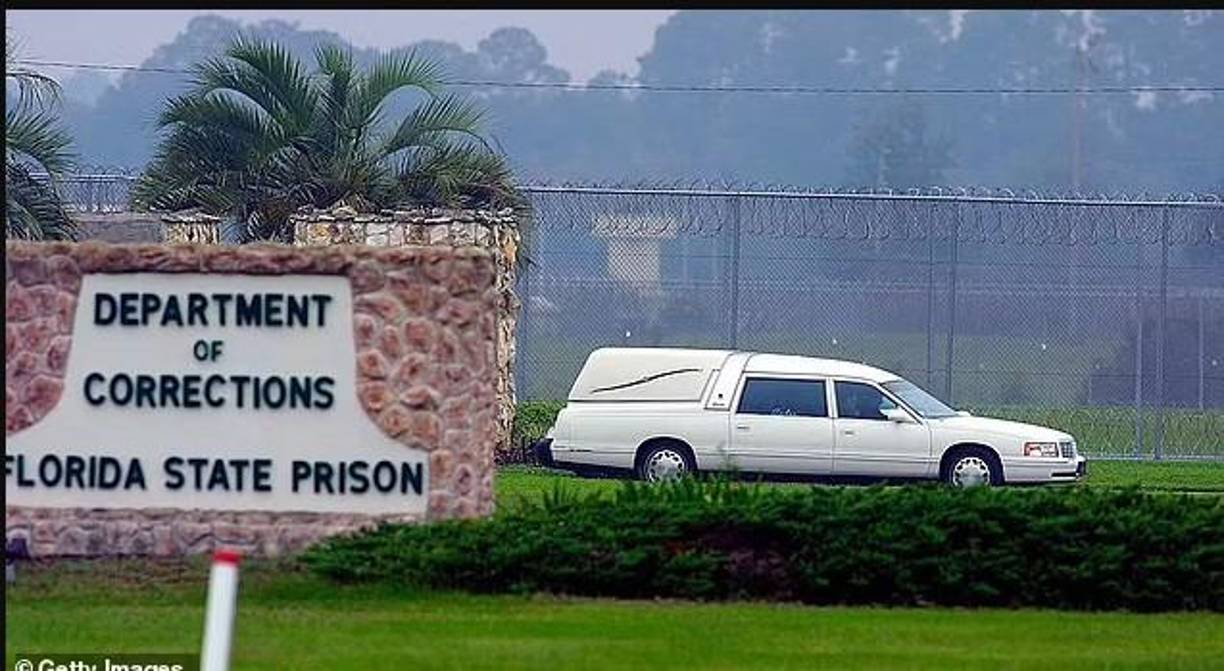 A Zack le ofrecieron un sedante, pero los funcionarios no confirmaron si lo tomó o no. La racha criminal de nueve días de Zack comenzó en Tallahassee, donde era un cliente habitual de un bar.