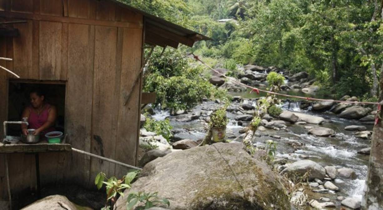 Algunos pobladores viven a orillas de los ríos en El Merendón, que puede ser un peligro en época de invierno.