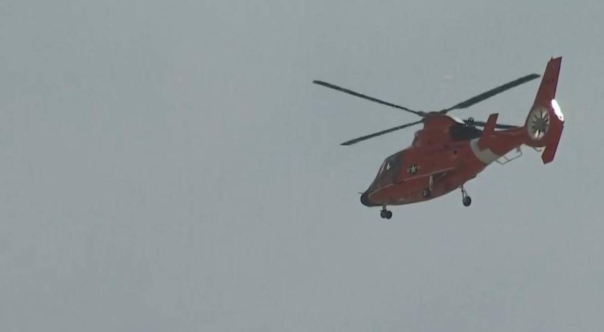 Según Galveston Beach Patrol, los hermanos fueron vistos por última vez en el lado oeste del muelle Pleasure Pier a las 4:30pm, a unos 20 metros de la orilla.