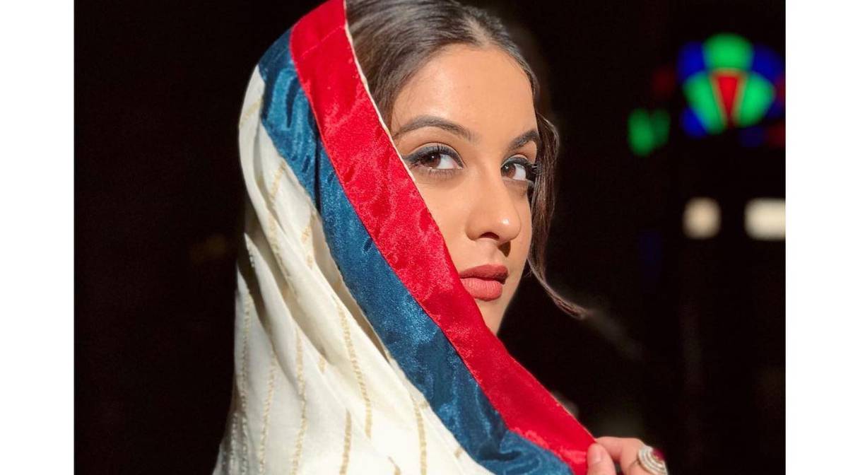 Con esa idea, coincidió Avinash Aryan, periodista de la India, quien afirmó desde sus redes: “No creo que haya sido un suicidio”. Y añadió: “¿Quién se suicida en una <i>vanity van</i>?” Una Vanity van es el apodo con que se conoce a las furgonetas en las que los actores se maquillan y preparan para las producciones en la India.