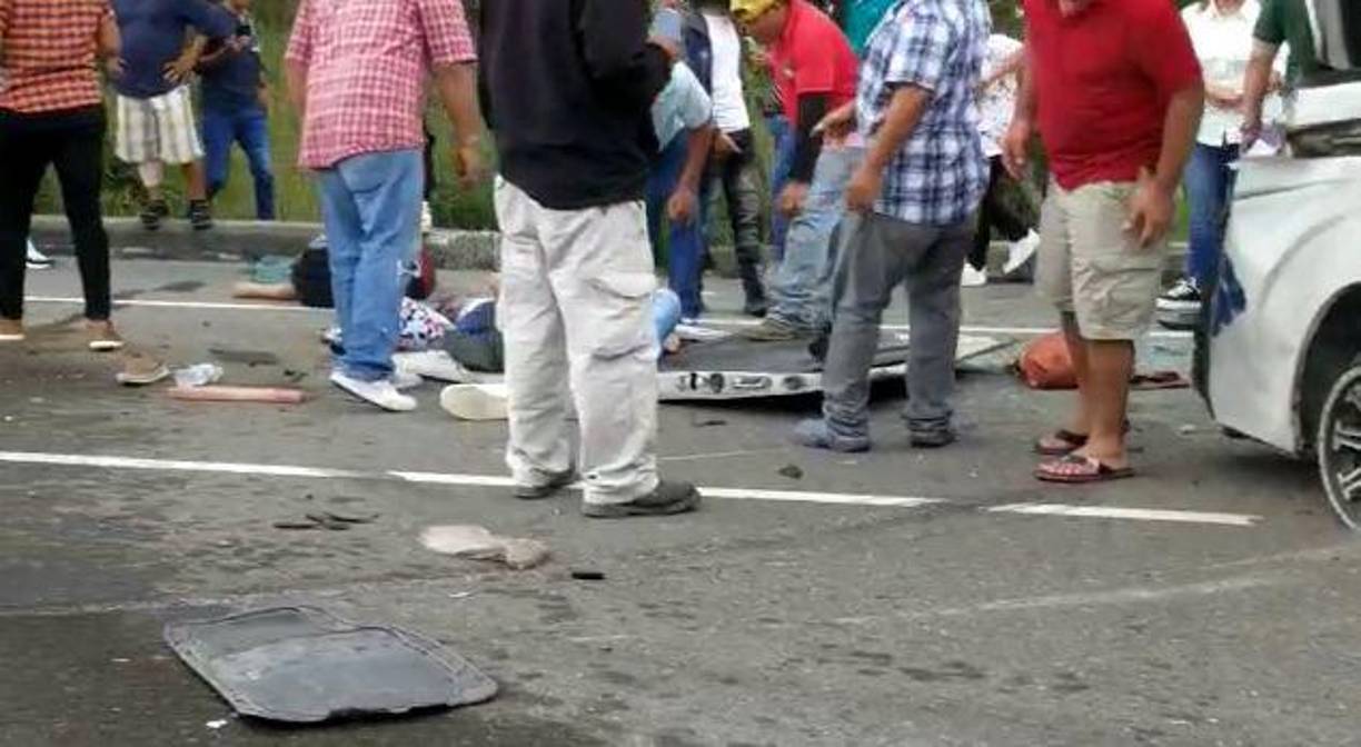 De momento, se desconoce la identidad de las víctimas fatales del accidente vial. 