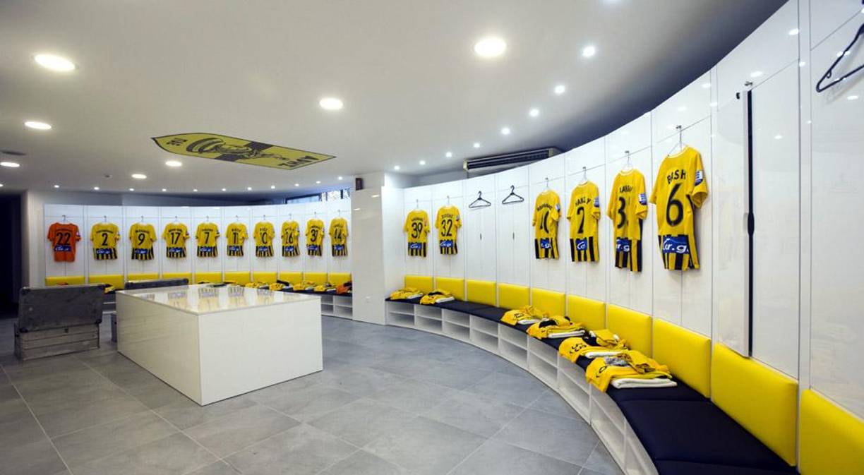 Así de bonito son los camerinos del estadio en donde juega como local el Aris Salónica FC.