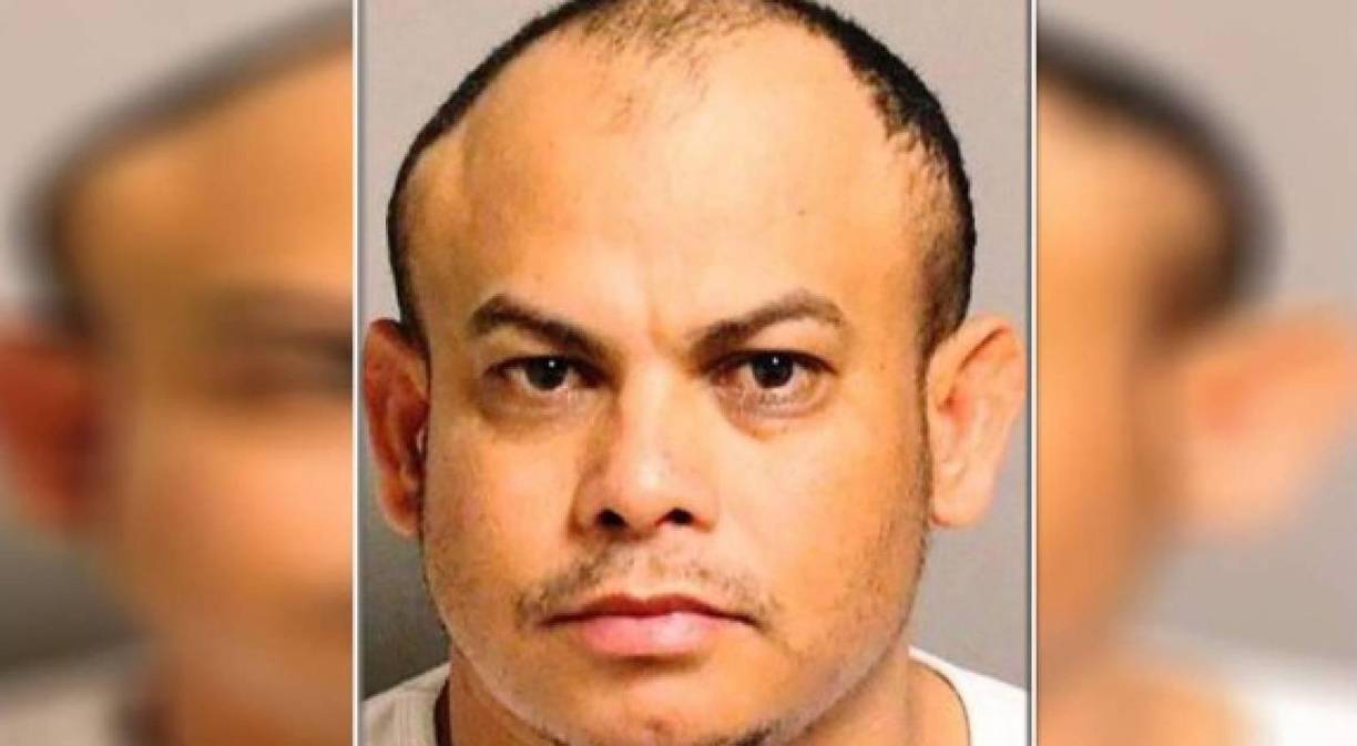 Fue a partir de 2009, Martínez Turcios comenzó a participar activamente en el tráfico de drogas con Los Cachiros, incluyendo, entre otras cosas; la recepción de cargamentos de cocaína en pistas de aterrizaje clandestinas.