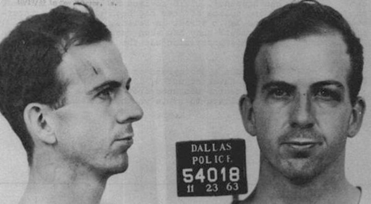 El asesino, el exmarine Lee Harvey Oswald, había desertado a la Unión Soviética en 1959, pero regresó a Estados Unidos en 1962.