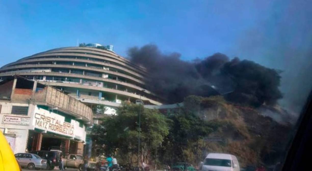 Un grupo de expertos designado por la Organización de Estados Americanos (OEA) documentó el año pasado 1,300 'presos políticos' y -desde 2013- unas 12,000 'detenciones arbitrarias', en un informe que asegura que en Venezuela se han cometido 'crímenes de lesa humanidad' desde 2014.