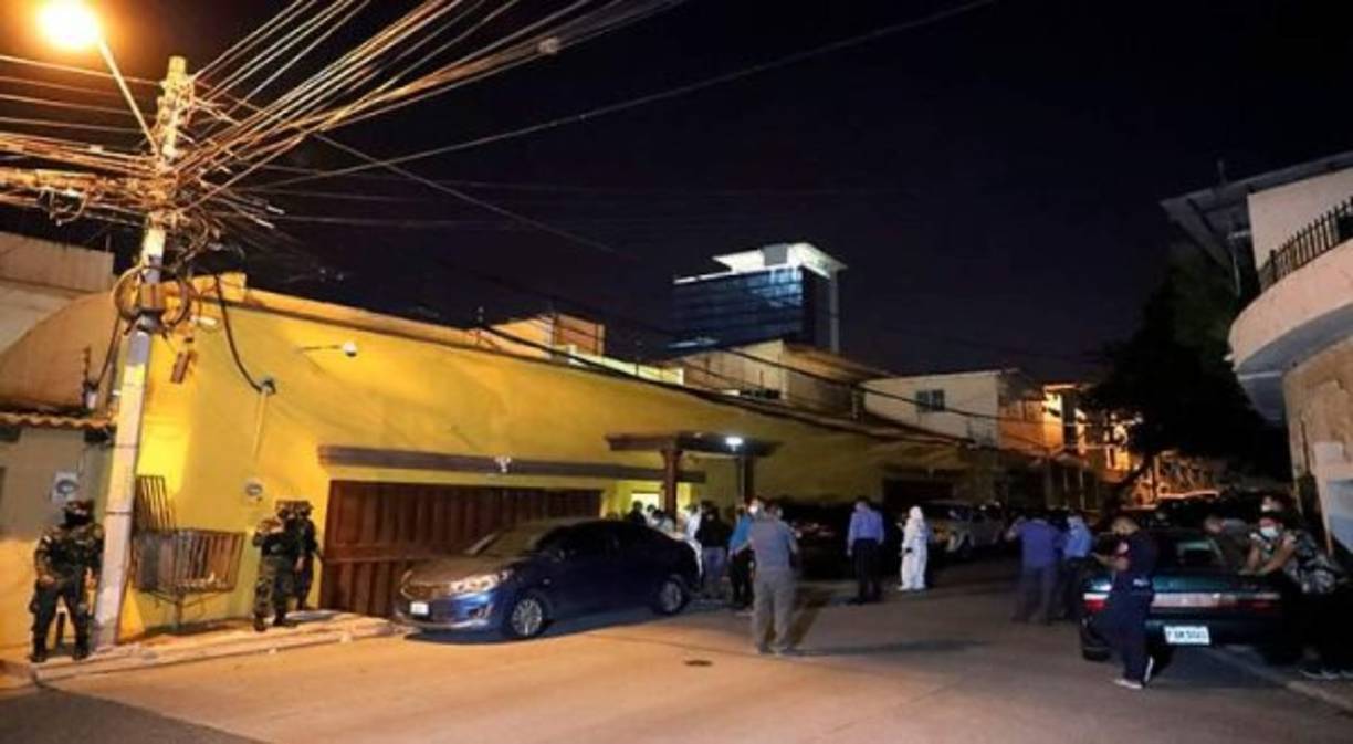 Urtecho Jeamborde estaba contagiado de covid-19. Su esposa decidió cuidarlo, exponiéndose al contagio. Los sicarios parecían conocer esa situación y aprovecharon para engañar a la excongresista por Gracias a Dios. La policía hondureña aún mantiene abiertas las líneas de investigación.