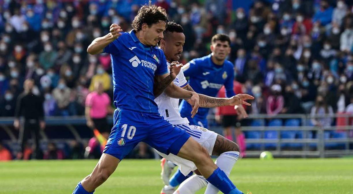 Militao se confió de manera increíble y le quitaron la pelota. Esto provocó la derrota del Real Madrid en su primer partido del 2022.