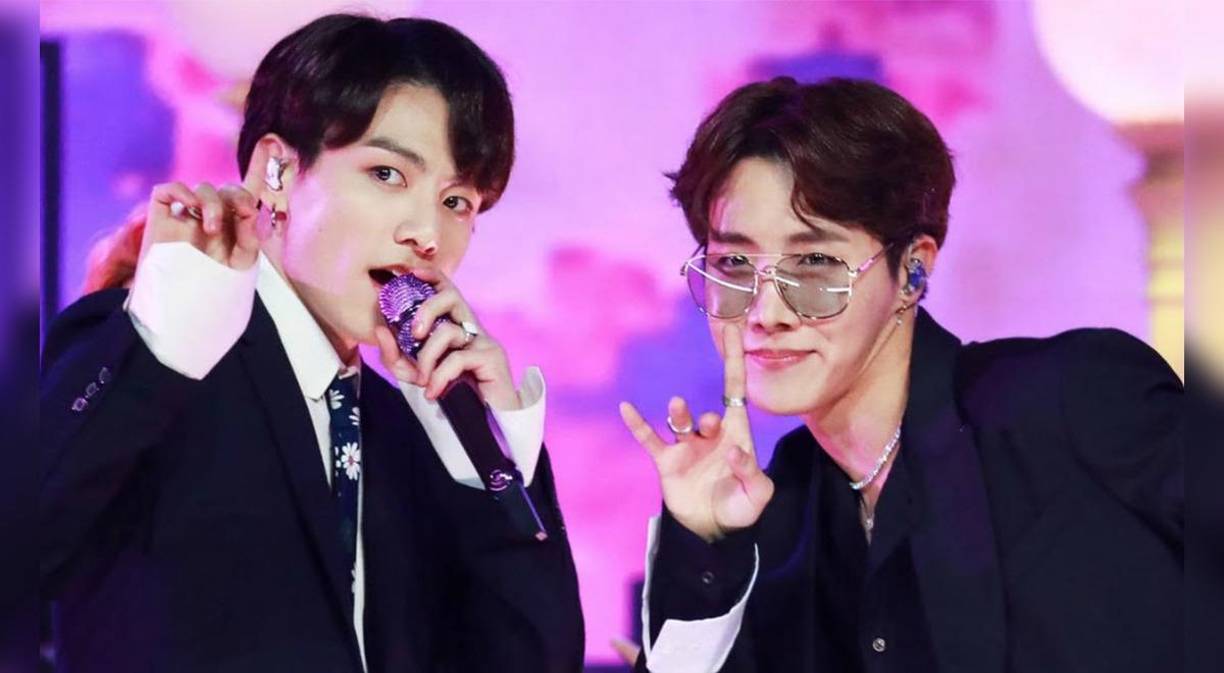 Entre pláticas, canciones y bailes, se despidió despertando las alertas de sus fans quienes algunas temen que Jungkook se encuentra en estado de depresión. Este En Vivo Jungkook lo hizo después de que se hiciera oficial que su compañero de banda, J-Hope, ya había iniciado su proceso de enlistamiento militar. Para su fandom es bien sabido que JungKook es muy apegado a J-Hope y la noticia seguro le ha afectado. 