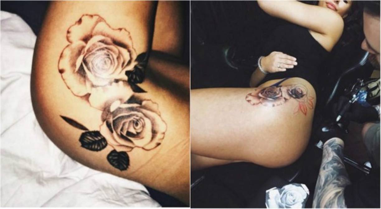 Jessica tiene un tatuaje rosa en el lado de su muslo.