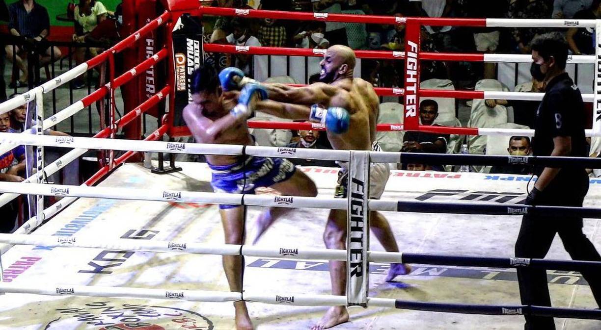 El “gigante de barba”, se muestra en sus perfiles sociales como un amante de las artes marciales mixtas.