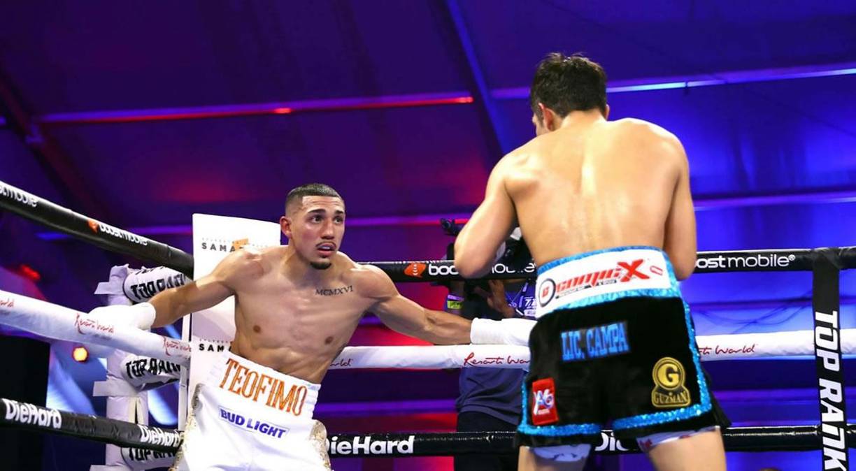 En un momento de la pelea, Teófimo López se puso a bailar unos segundos en esta esquina.