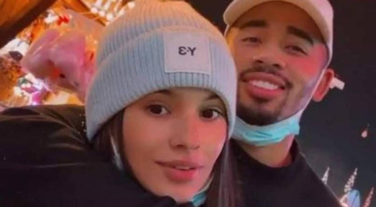 Mediante sus historias de Instagram, la joven de 21 años anunció la separación con el futbolista del Arsenal, quien se encuentra lesionado desde diciembre en el Mundial de Qatar 2022.