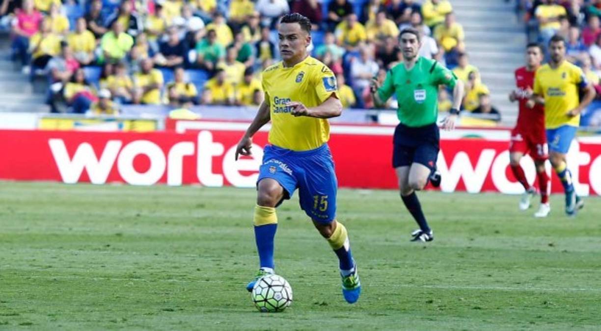 Según informa Sportbild, el Bayern Múnich habría apuntado el nombre de Roque Mesa de Las Palmas para reforzar el mediocampo, que quedará diezmada por la recién anunciada retirada de Xabi Alonso.