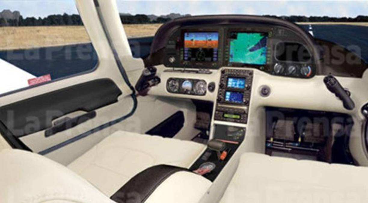 La avioneta asegurada en Tegucigalpa también tiene asientos forrados con cuero blanco.