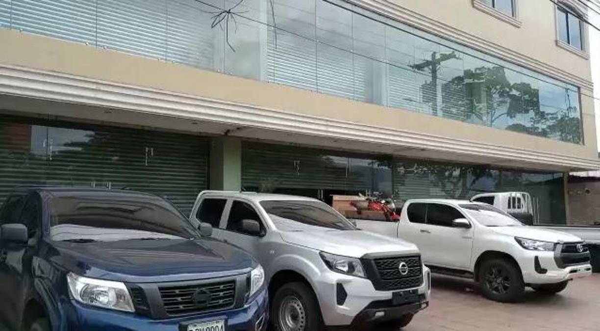 Las actividades mercantiles que fueron constituidas con dinero que no tiene justificación económica ni legal de su origen se encuentran vinculadas a los rubros de bienes raíces y ganadería, como lo son las sociedades CONDOMINIOS SANTA ANA S.A. DE C.V. e INVERSIONES VILLATORO S.A. DE C.V. 