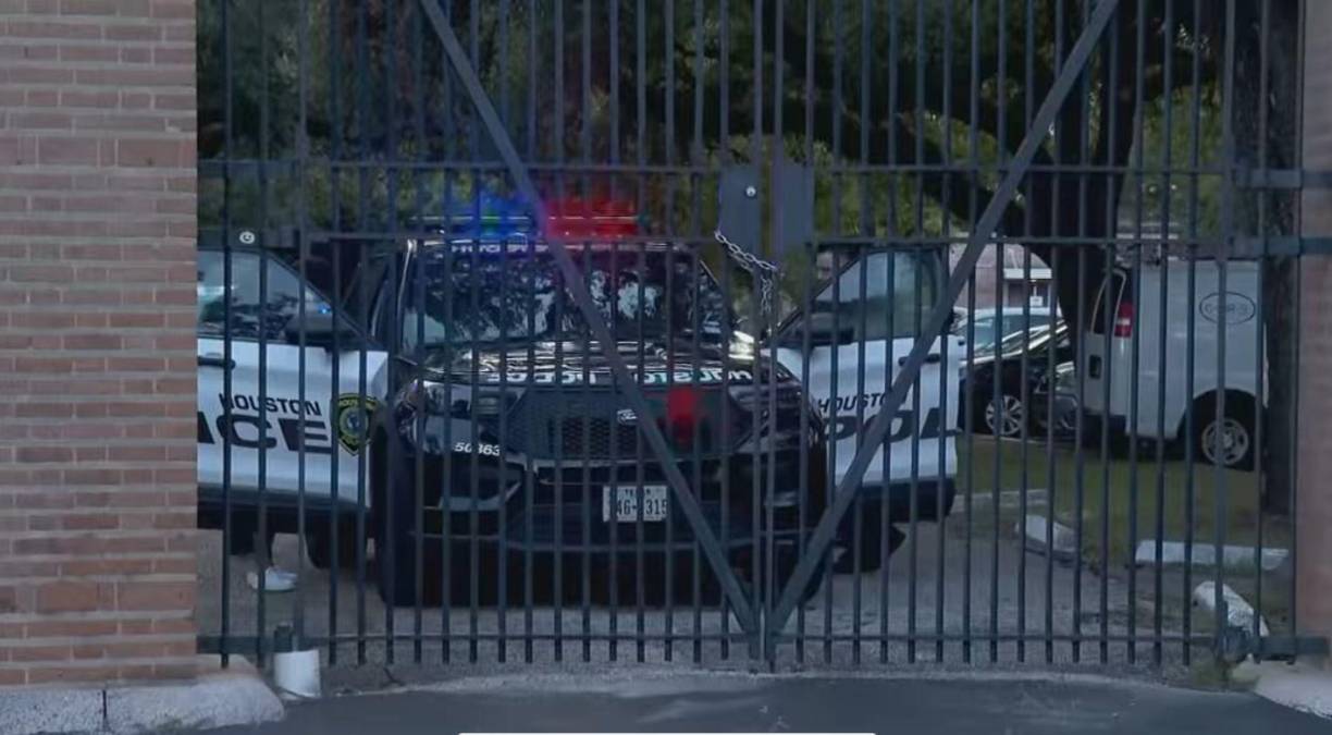 Según la policía, el hombre disparó mortalmente a Andrea Rodríguez Ávila antes de quitarse la vida.