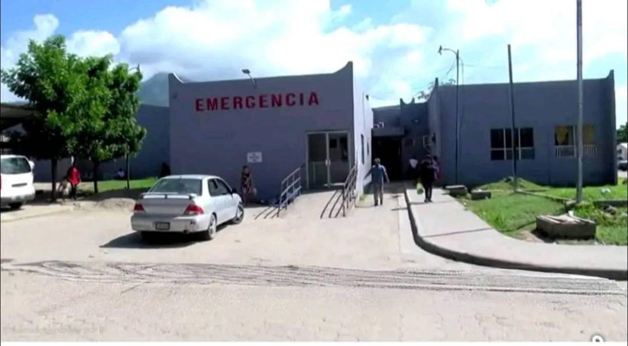 La denuncia de lo que buscaba hacer este hombre originario de Yoro, fue hecha por la subdirectora del hospital, Daniela Spears.
