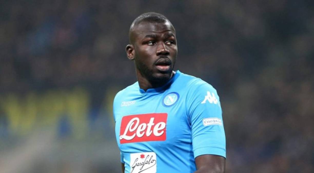 Kalidou Koulibaly: El central del Napoli interesa a clubes como el Arsenal, Chelsea y Liverpool.