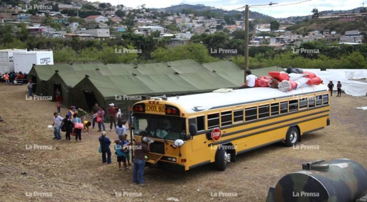 Miles de hondureños llegaron hace varios días y acamparon en sitios cercanos a la Basílica para esperar el momento de la peregrinación y así agradecer las promesas que ellas les concedió.