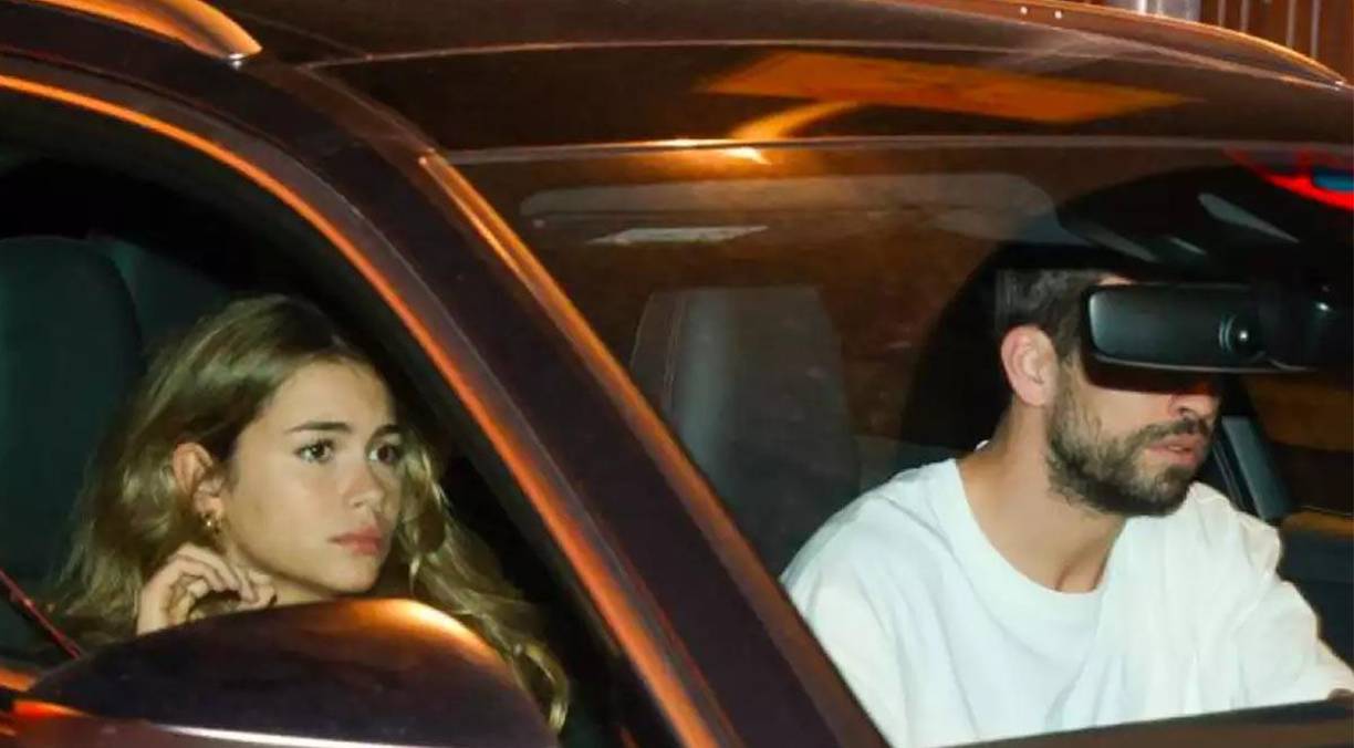  Clara debe volver a casa de sus padres cada vez que los hijos de Piqué llegan a Barcelona. Esto también ha provocado el malestar de ella.