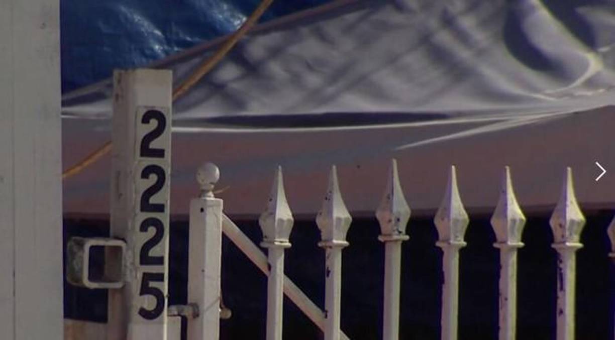 Cobraban aproximadamente 70 dólares y se le pagaba a la persona que custodiaba la habitación. Una de las víctimas dijo que cuando se negó a obedecer, Botello Morales envió a una persona para agredirla físicamente.