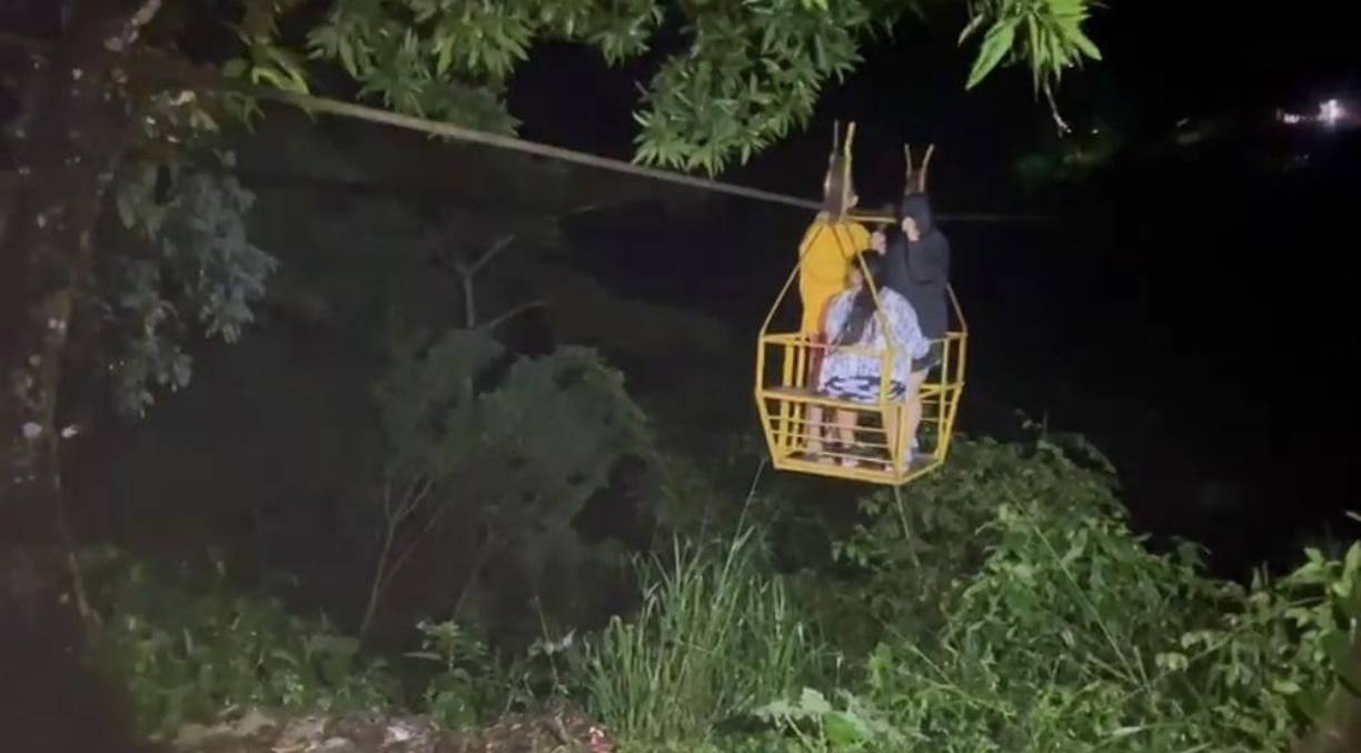 Aldeas de la Cuenca del Cangrejal de La Ceiba siguen incomunicadas desde la tormenta Sara por el derrumbe del vado sobre el río Viejo. 