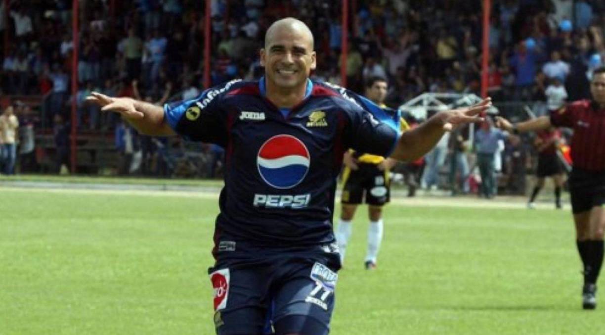 ¿Qué ha sido de Óscar Torlacoff? Conoce la nueva vida del exgoleador uruguayo que rompió las redes en la Liga Nacional de Honduras. 