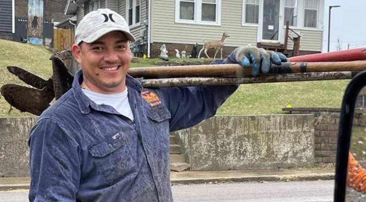 “Llegó con las ilusiones que todos tenemos en este país, salir adelante, sacar a nuestras familias adelante. La ilusión de él era llegar a este país y sacar adelante a su madre, ya que era hijo único y lamentablemente ese sueño no lo logró cumplir”, relató.