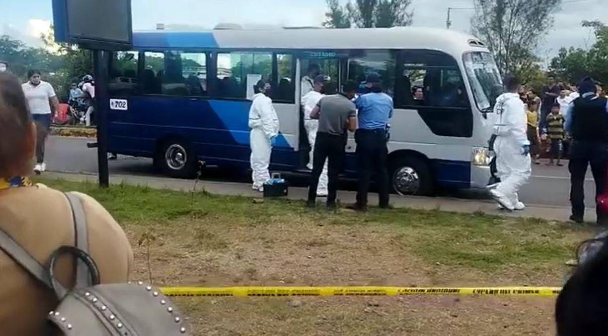 La víctima fue identificada como Allan Eduardo Andino, quien trabajaba para la ruta Suyapa-UNAH-Mercado y su unidad tenía el registro 702.