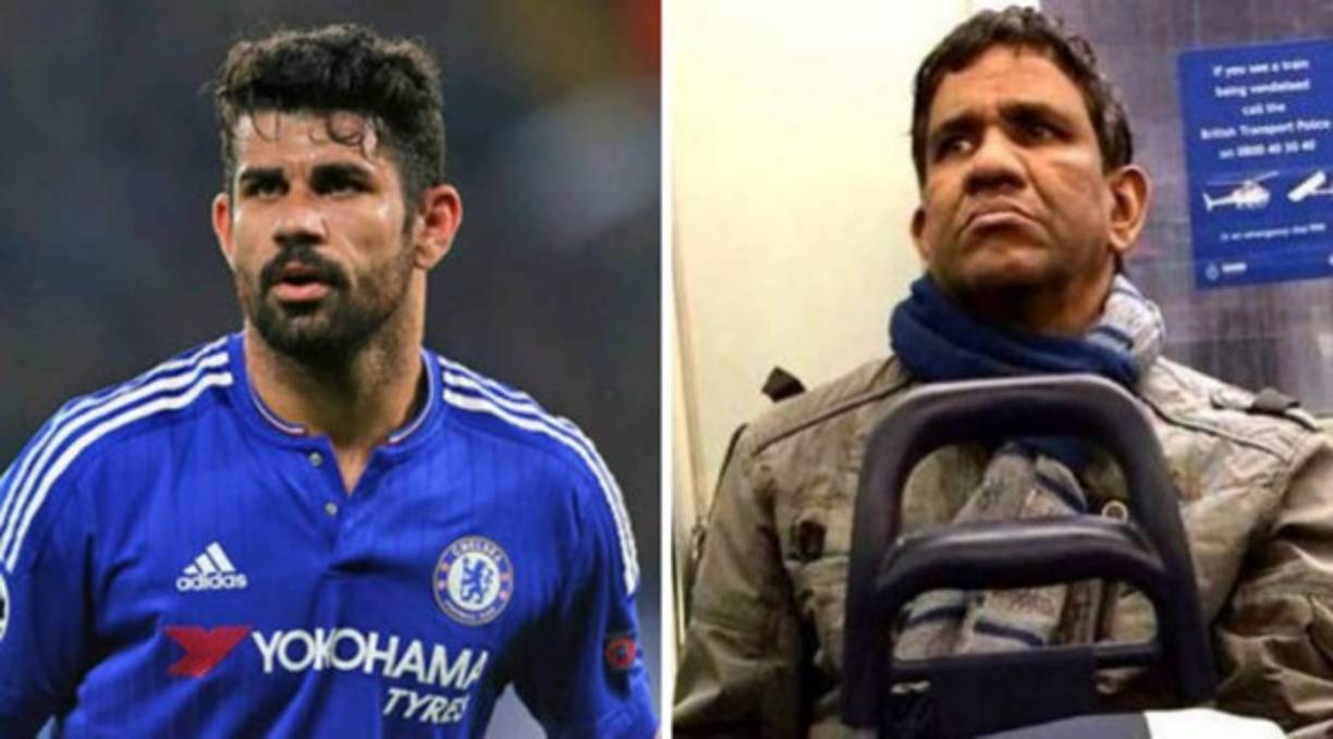 Diego Costa y un anónimo 'clon' en el tren.