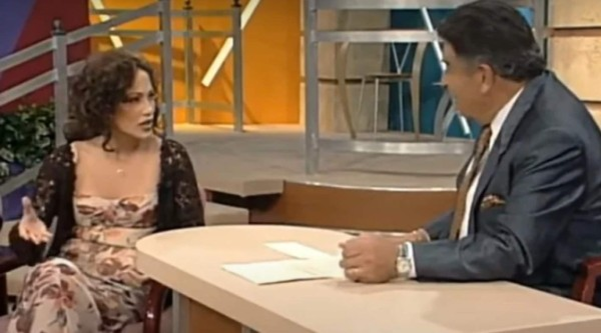 Esta incómoda situación se produjo cuando la familia Quintanilla lo visitó el set con López para presentarla como la actriz que haría de ‘Selena’ en la película oficial.