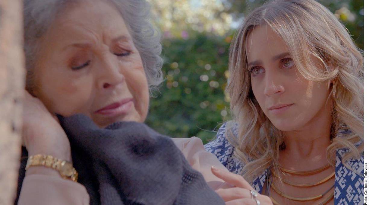 ”La producción es complicada, porque grabamos cuatro capítulos a la semana, en los que hay que considerar un promedio de siete u ocho locaciones por capítulo. “Por los cuatro capítulos a la semana serían 32 locaciones. Hay algunas historias que tienen entre 15 y 18 actores, pero normalmente hay que considerar unos 60 actores por semana, más todos los extras, dijo Miguel Ángel Herros, productor de La Rosa de Guadalupe, en entrevista.