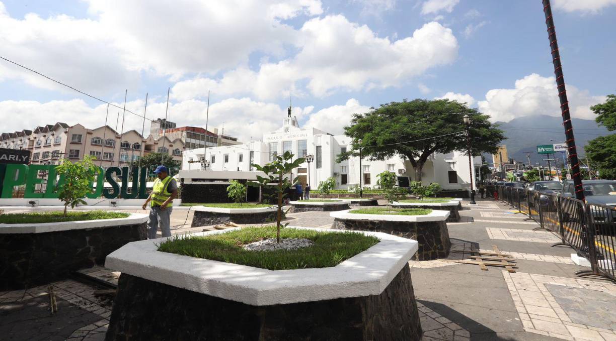 El alcalde dice que llegó a un acuerdo con los vendedores para que el orden prevalezca en una zona visitada por los sampedranos y que es la cara de la ciudad.