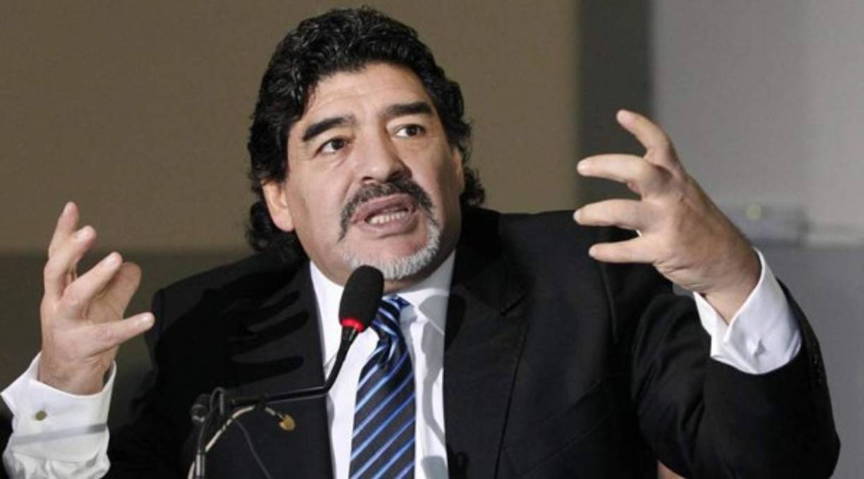 Diego Maradona<br/>El excapitán de la selección argentina fue condenado en 2005 a pagar 37,2 millones de euros al fisco italiano por no haber pagado regularmente sus impuestos. La justicia decidió en 2012 volver a poner el contador en cero por errores en el procedimiento y una nueva investigación está en curso.
