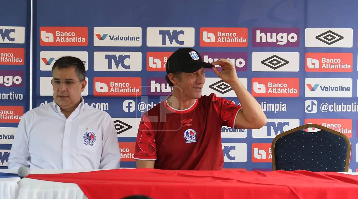 El presidente Rafael Villeda se encargó de darle la bienvenida a Pedro Trogio. 