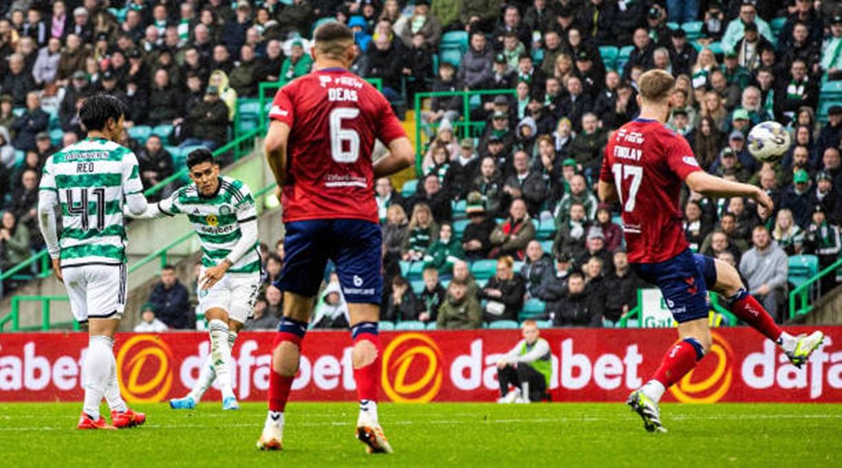 La secuencia del golazo de Luis Palma ante el Kilmarnock. El hondureño le pegó desde afuera del área y la clavó en el fondo de la portería rival.
