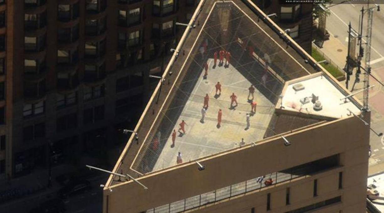 Según consta en el Buró Federal de Prisiones, Ovidio Guzmán tiene 33 años, es el preso número 72884-748 y se encuentra en el Centro Correccional Metropolitano (MCC, en inglés) de Chicago, en Illinois.