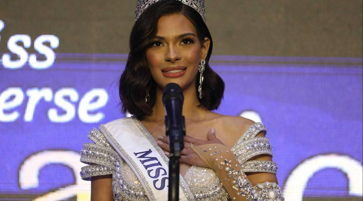 Uno de los trajes que utilizó la ganadora de Miss Universo, Sheynnis Palacios, fue confiscado por el gobierno nicaragüense cuando la directora de Miss Nicaragua Karen Celebertti, y su esposo Martín Argüello, regresaban a su país. 