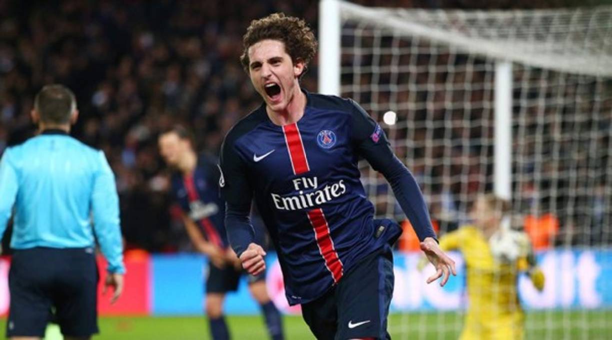 El centrocampista francés Adrien Rabiot ha vuelto a desestimar otra propuesta de renovación del PSG. El Barça le ofrece un salario más alto que el conjunto galo, según el portal Paris United.
