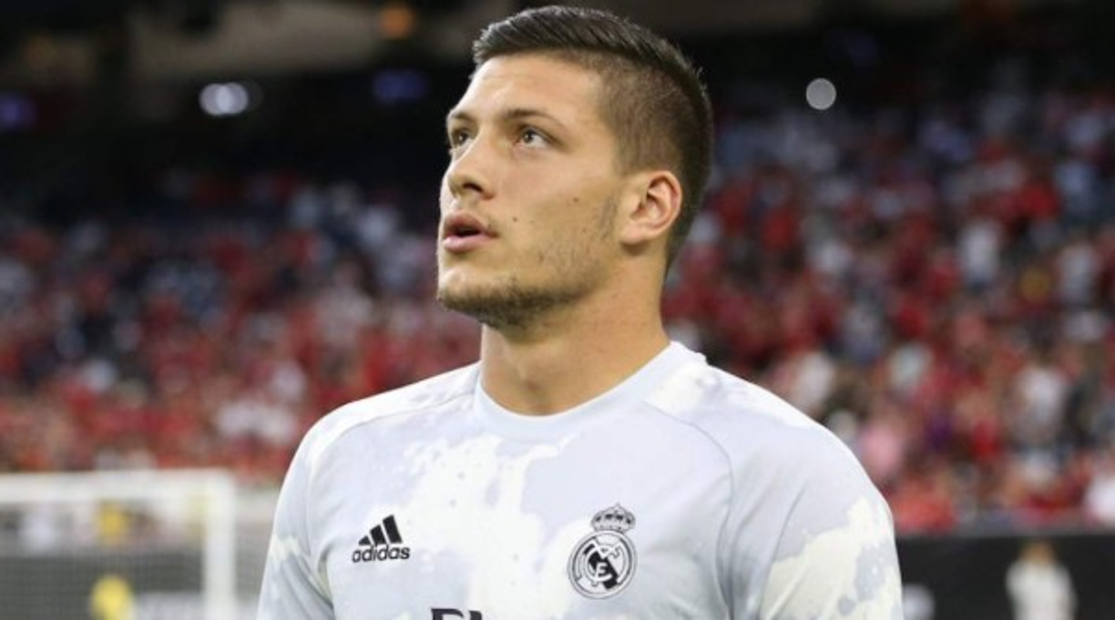 Llegó para ser el nuevo 'killer' del Real Madrid, pero tras varios partidos como titular, y con solo dos goles en la presente temporada, ZZ le pusó la 'cruz' y posiblemente salga a préstamos la próxima temporada.