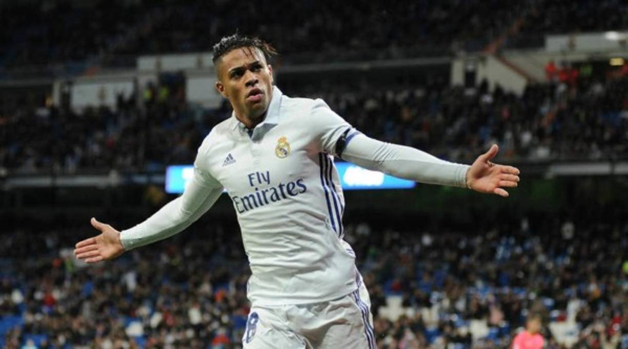 Mariano Díaz: El delantero dominicano de 25 años de edad es otro de los que no entra en los planes de Zidane y en el Real Madrid le buscan equipo. Se menciona que el Mónaco de Francia podría ser su nuevo destino.
