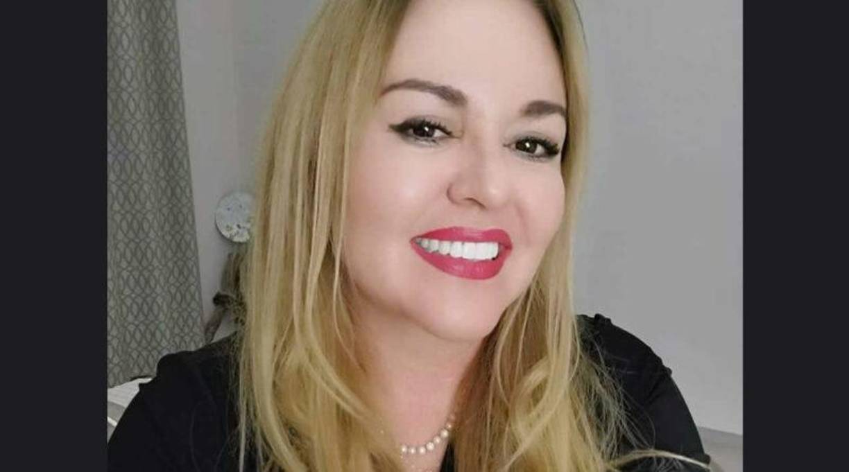 Todo comenzó alrededor de las 8 de la mañana cuando la joven escuchó una acalorada discusión entre su madre y su pareja. 